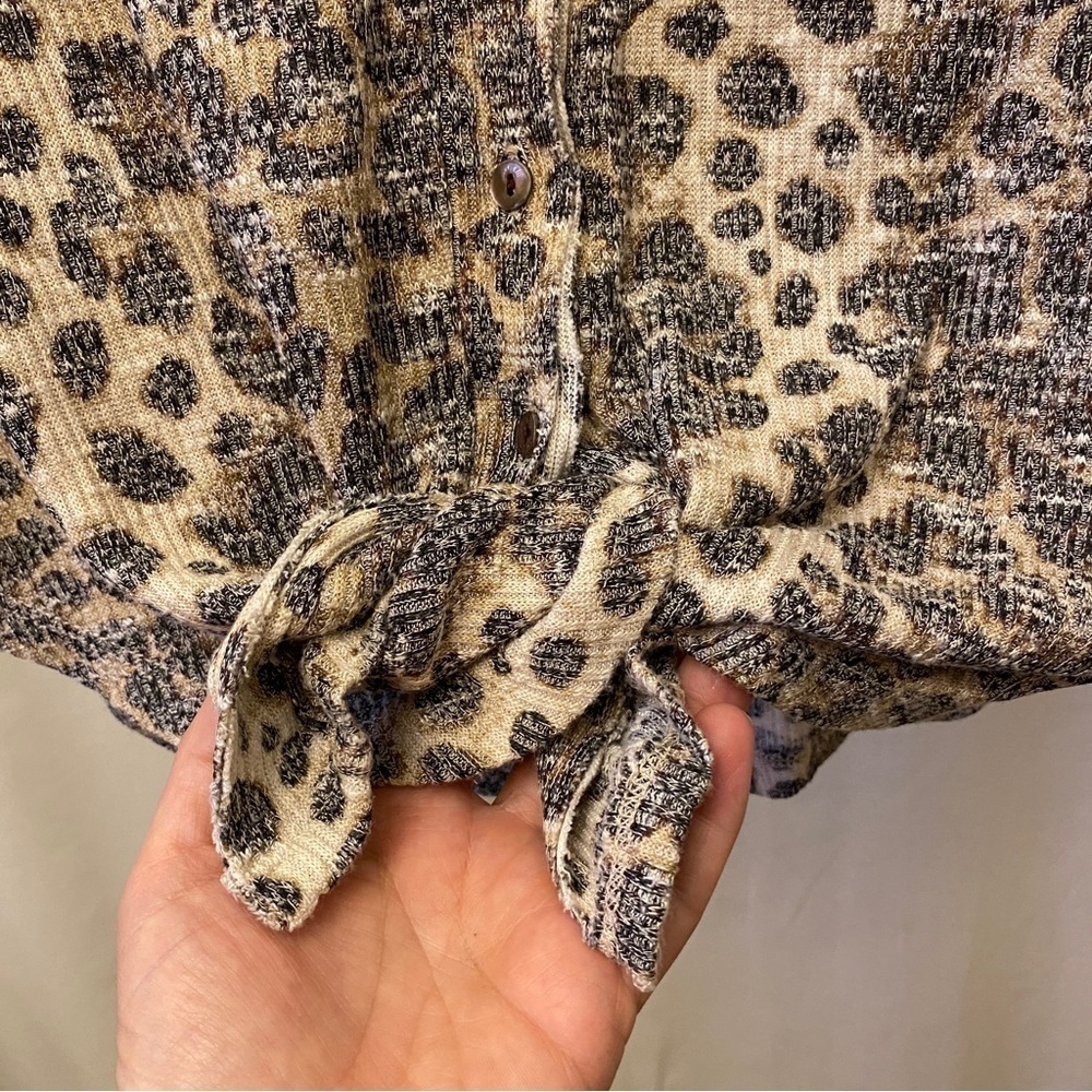 Bobeau Top Tie Front Animal Print Thermal Stretch Blouse Shirt Long Slv Sz Small - Picture 5 of 11